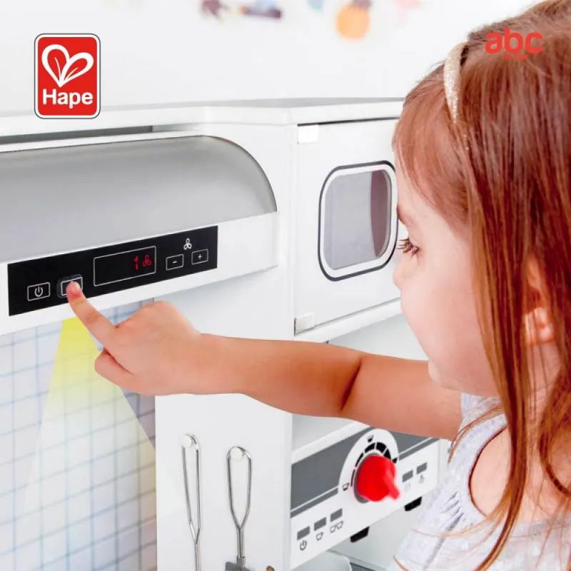 مطبخ اللعب الخشبي Hape All-in-1 Kitchen بثلاثة أسطح عمل