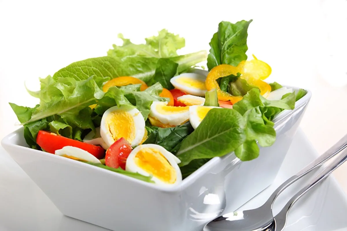 Vegetable and boiled egg salad for a 1-year-old