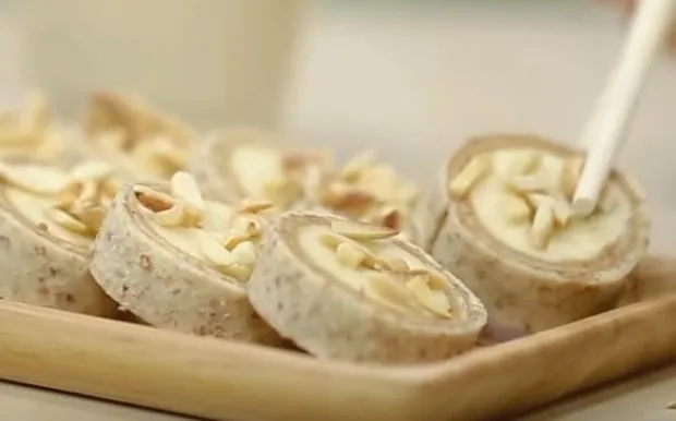 Whole wheat Nam Wa banana rolls