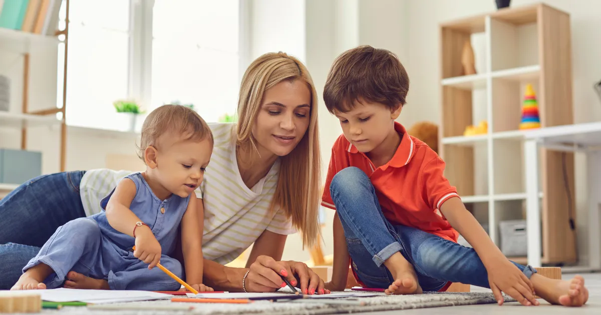 子どもに感情への対処方法を教える様子