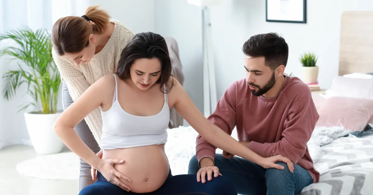 حامل قلقة بشأن خطورة تحجّر البطن
