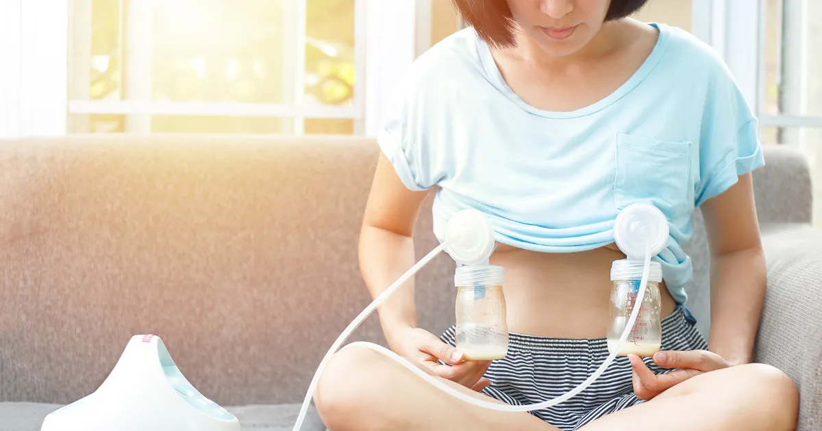 Ibu menyusui bayi secara langsung